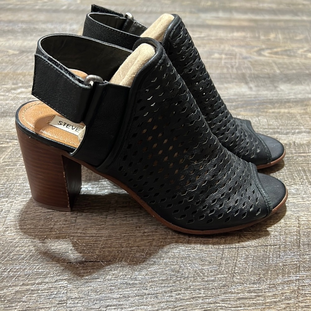Steve Madden leather sandals 7.5